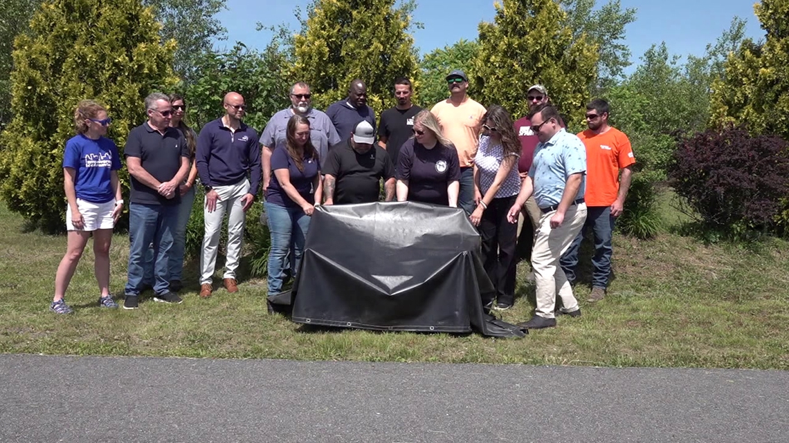 Bench Honors Fallen Linemen In Hazleton Wnep