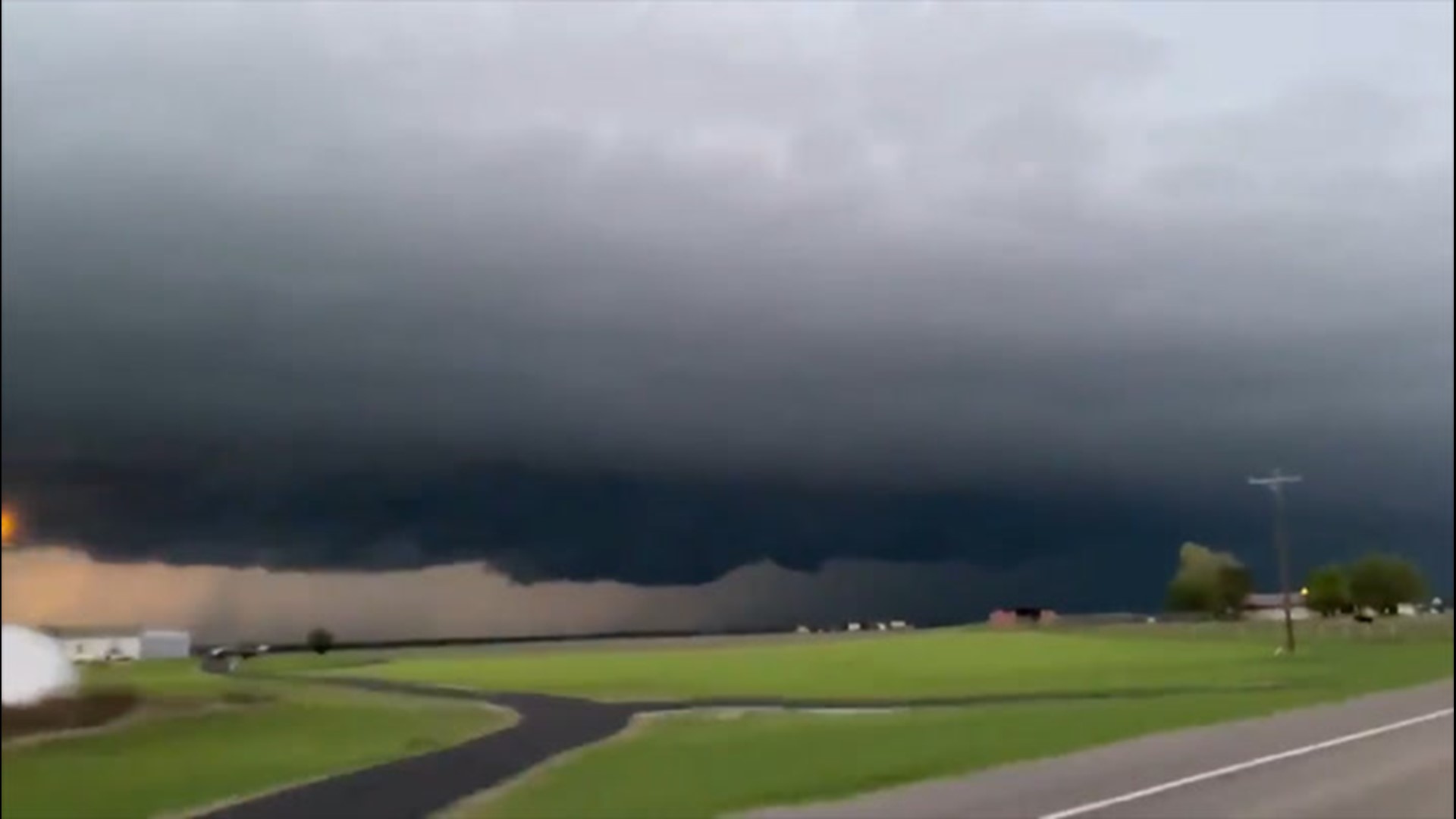A massive shelf cloud floated above Vernon, Texas, on April 11, carrying a powerful storm with it.