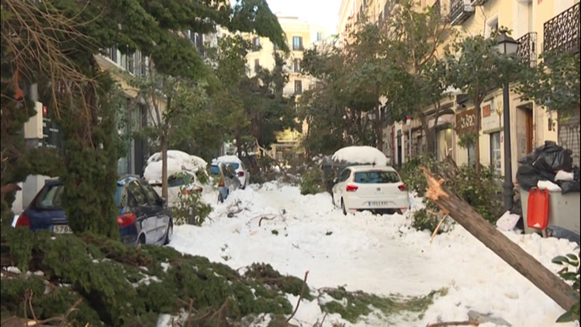 Madrid residents dig out after recordbreaking snowstorm