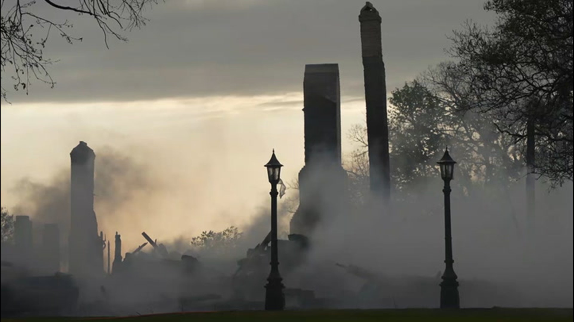The historic Azalee Plantation in Doyline, Louisiana, built in 1844 and served as a wedding venue, was destroyed in a fire that was suspected to be caused by a lightning strike on April 7.