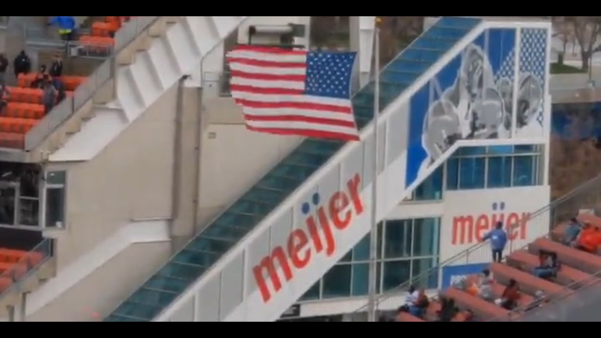 Browns vs. Texans game in weather delay due to high winds and hail in  Cleveland 