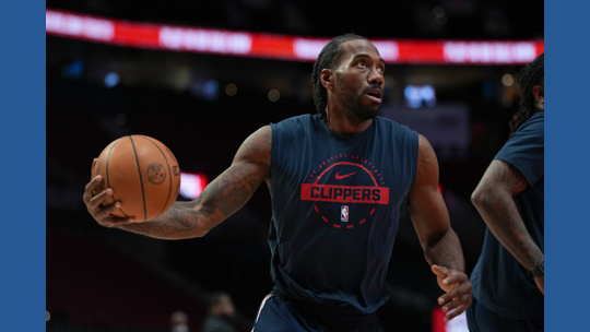 Kawhi Leonard sits out Clippers finale to rest wrist and ankle ahead of ...