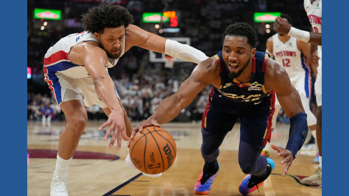 Mitchell ties NBA playoff mark with 39 points in 2nd half as Cavs even ...