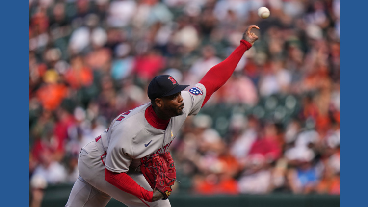 Chapman, Red Sox celebrate his 400th career save as 'special'