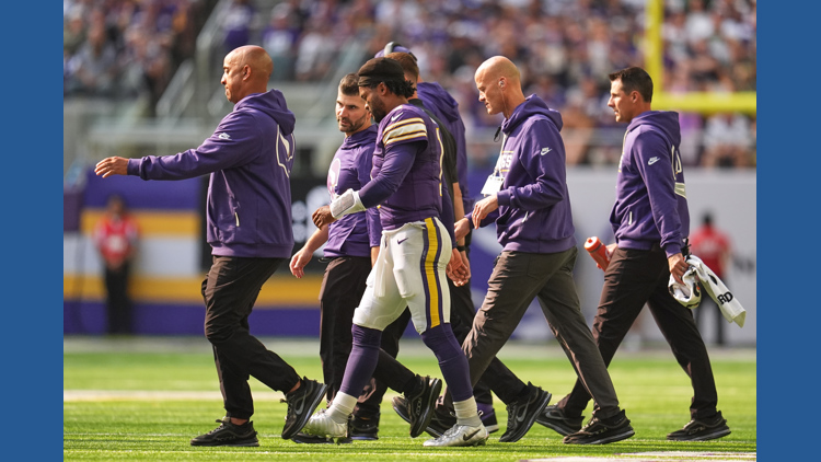 Vikings QB Murray leaves his debut in the 1st quarter with a concussion after a hit to the head