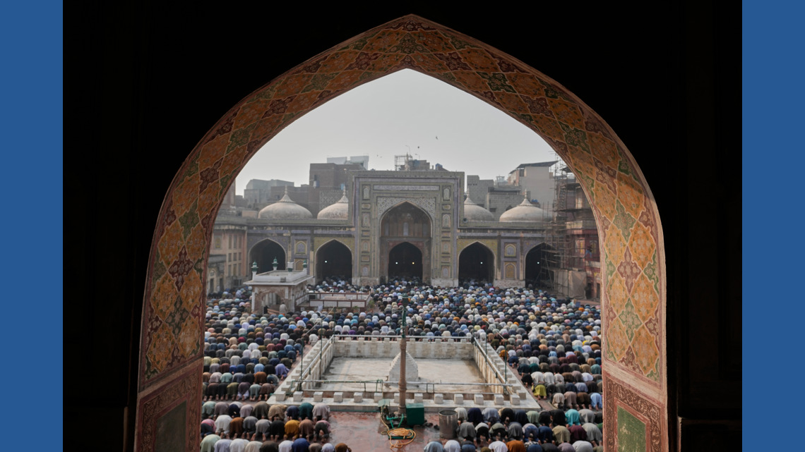 Muslims Getting Rashan Ramadan ushers in a month of fasting, worship and charity for Muslims ...