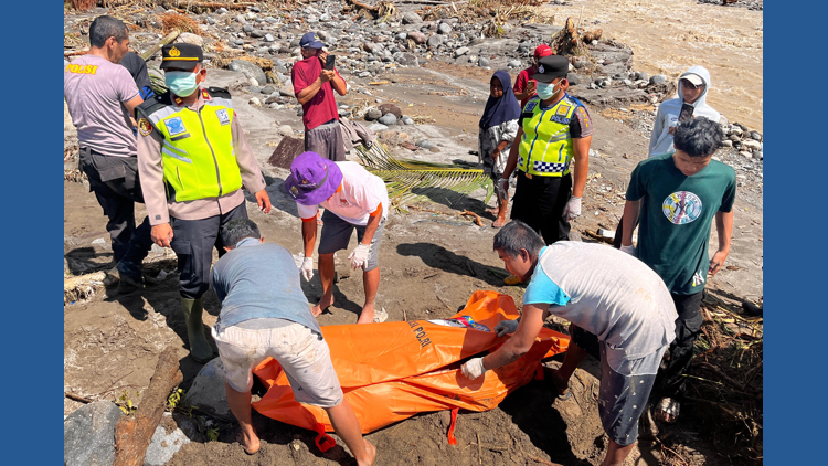 Indonesian rescuers search for survivors as the death toll from floods and landslides rises to 279 | weareiowa.com