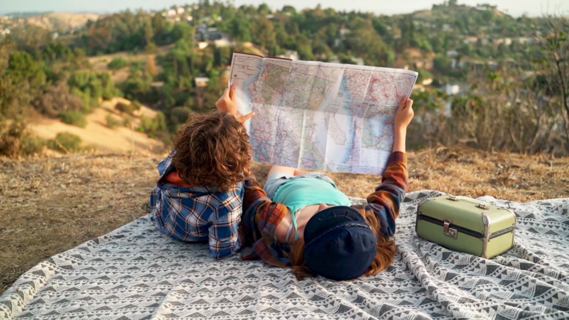 A new study conducted by OnePoll on behalf of Little Passports found that expanding their horizons as children is what motivated participants to travel as adults. Buzz60's Johana Restrepo has more.