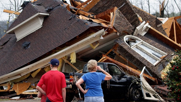 Tornado outbreak strikes Alabama, Georgia; at least 5 dead Tornado outbreak strikes Alabama, Georgia; at least 5 dead