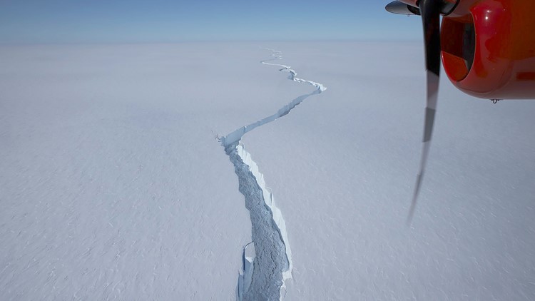 Iceberg larger than New York City breaks off Antarctica