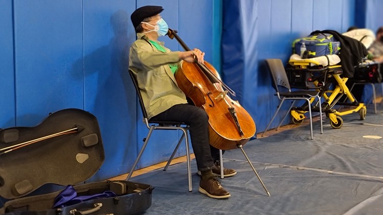 Yo-Yo Ma transforms COVID vaccine waiting period into surprise concert