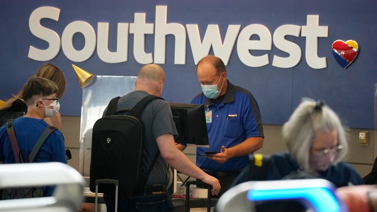 Southwest Airlines offers extra pay to vaccinated employees