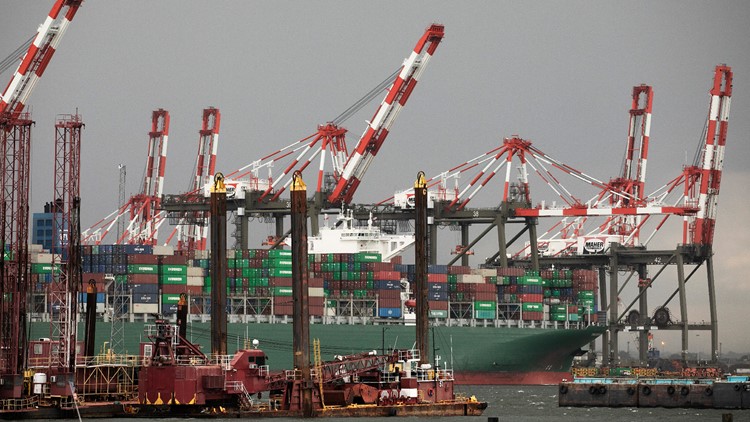 US productivity increased at 4.6% rate in third quarter US productivity increased at 4.6% rate in third quarter