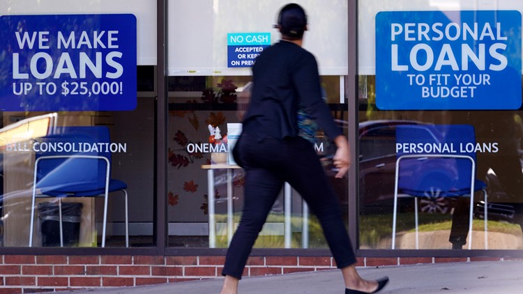 US jobless claims fall slightly to 793,000 with layoffs high US jobless claims fall slightly to 793,000 with layoffs high