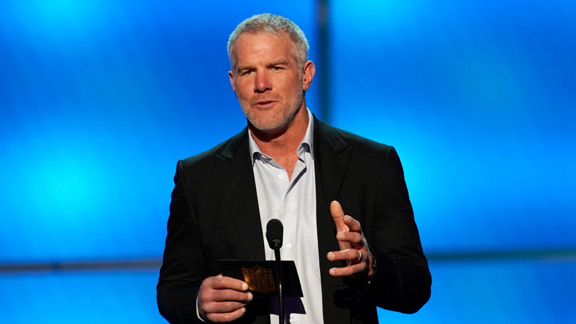 Brett Favre compares Colin Kaepernick's legacy to the late Pat Tillman