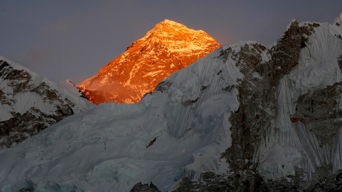 Mount Everest climbers 2021: 1 Swiss, 1 American die - Vimarsana News