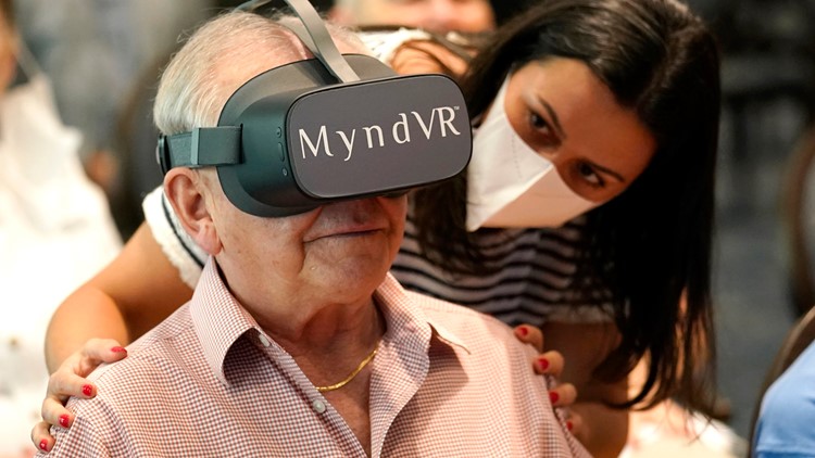Can virtual reality help seniors? Study hopes to find out Can virtual reality help seniors? Study hopes to find out