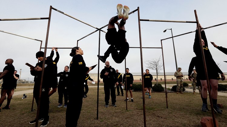 Army revamps fitness exam, kicks out leg tuck test many fail