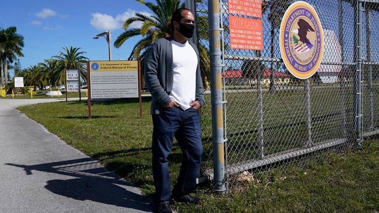 US prison guards refusing vaccine despite COVID-19 outbreaks
