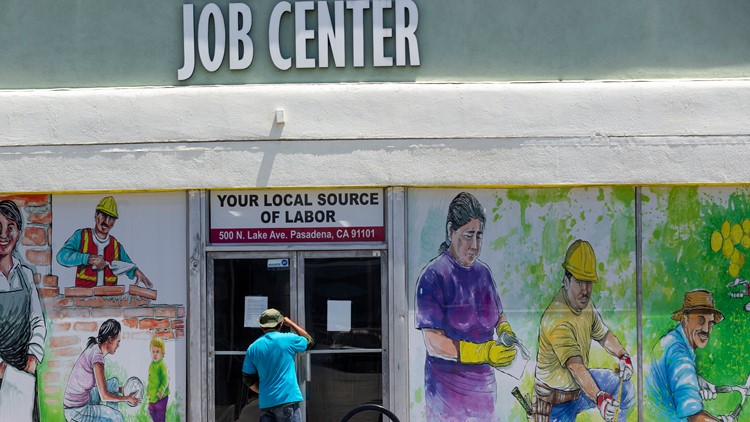 US jobless claims drop to 547,000, a new post-pandemic low