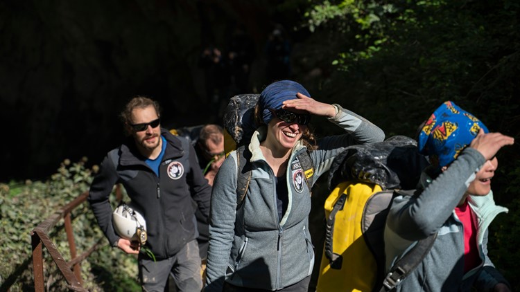 French isolation study in a cave ends after 40 days French isolation study in a cave ends after 40 days