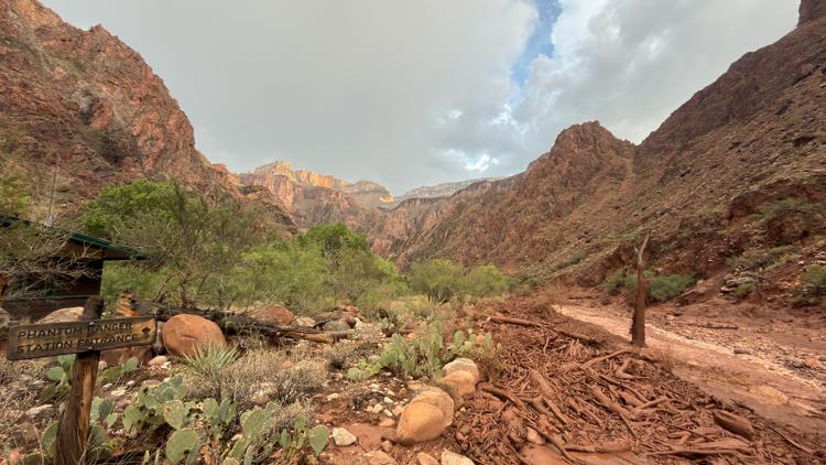 Flash flood in Grand Canyon kills at least 1 with over a dozen people missing, park service says