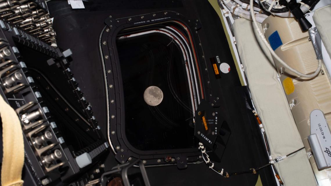 Artemis II lunar flyby: When will Orion spacecraft regain connection?