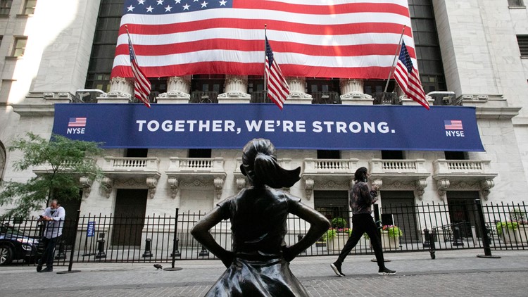 Major US stock indexes waver on final day of tumultuous year