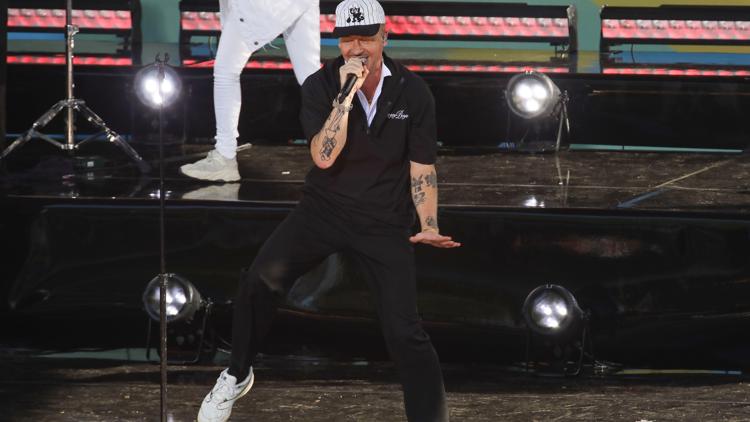 Ed Sheeran, Patriots owner Robert Kraft address Macklemore's removal from tour after pro-Palestinian comments