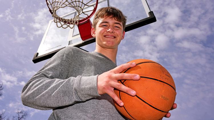 March Madness: An eighth grader from Pittsburgh is all alone with a perfect women's NCAA bracket