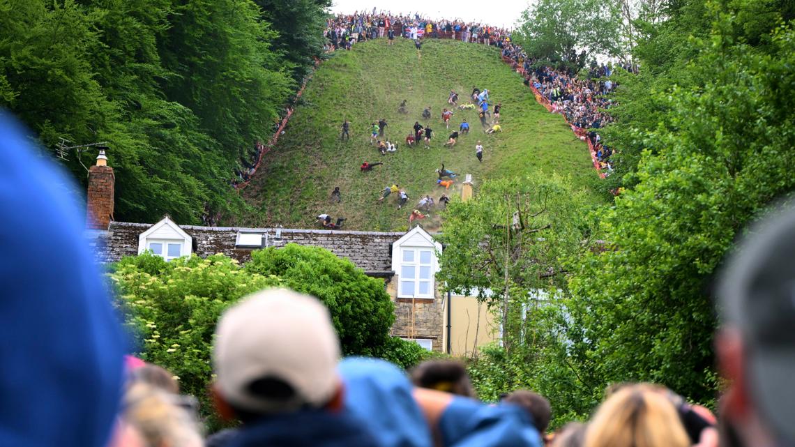 PHOTOS: Cooper’s Hill cheese-rolling race returns in 2025 | wthr.com