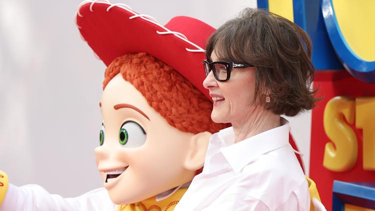 Actress Joan Cusack makes first red carpet appearance in 11 years
