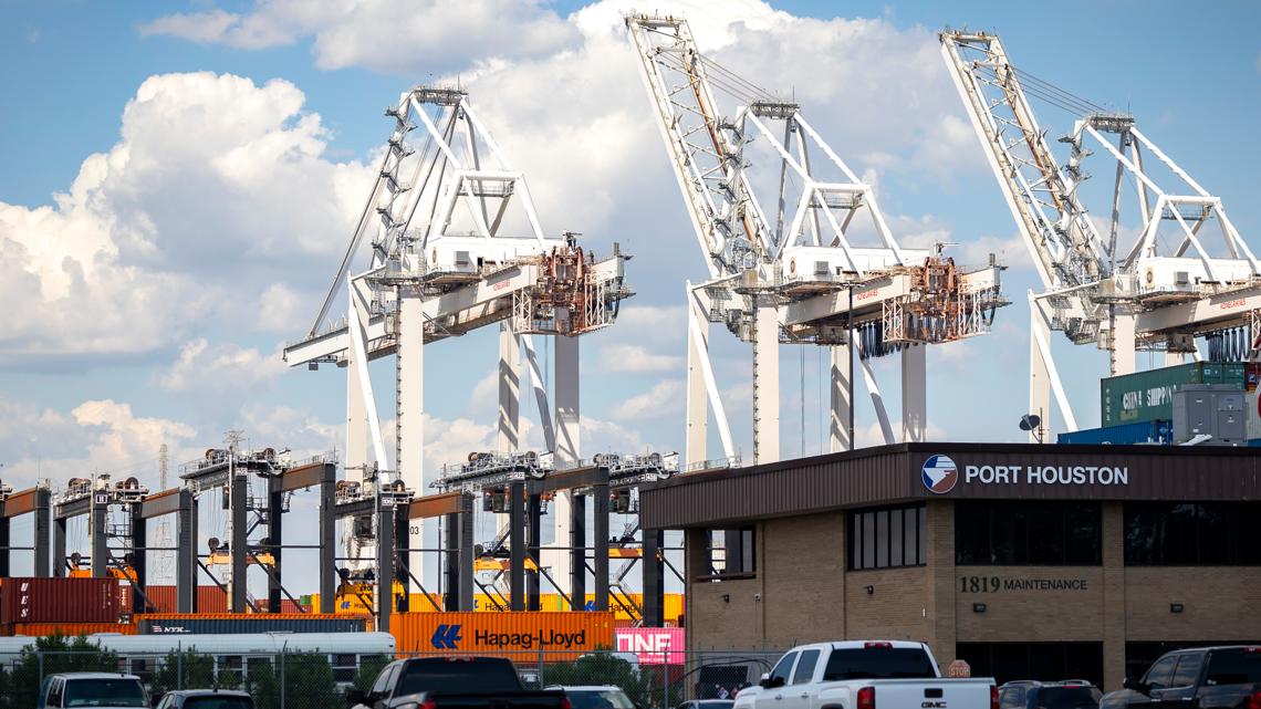 Union For US Dockworkers Agree To Suspend Strike | Wthr.com