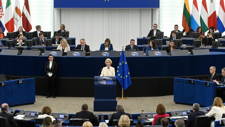 Trump suggests EU allowing Canada as associate member could be a 'hostile act'