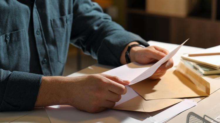 'Postcard from heaven': California man gets mail from late parents 26 years later