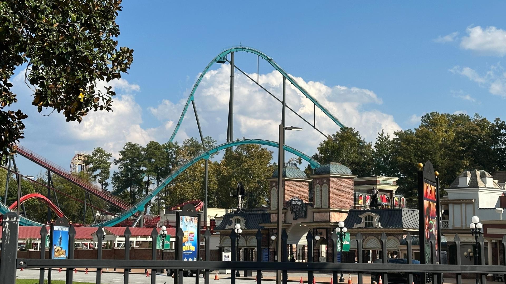 Six Flags says it will install seat belts on Georgia roller coaster ...