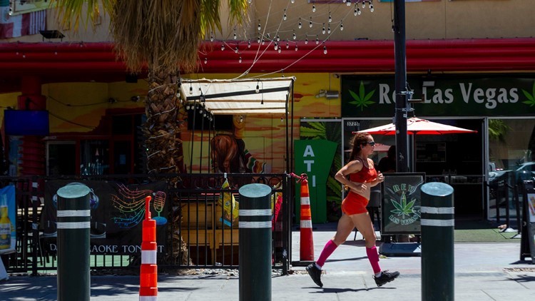 Nearly 200 million people in US are under heat or flood advisories