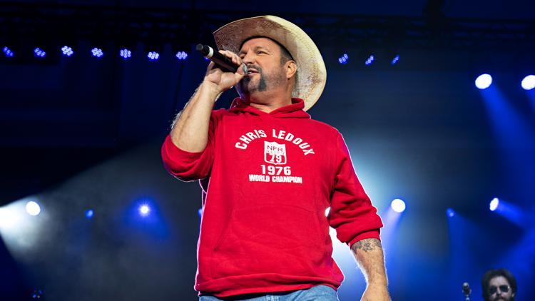 Garth Brooks announces 'Blame It All On My Roots Tour'