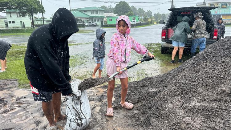 Hurricanes in the Pacific threaten Hawaii and Mexico with floods and high surf