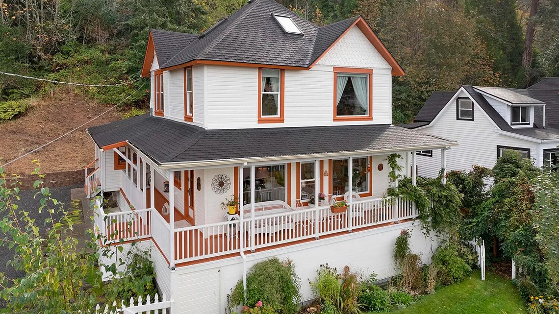 Who bought the “Goonies” house in Oregon?