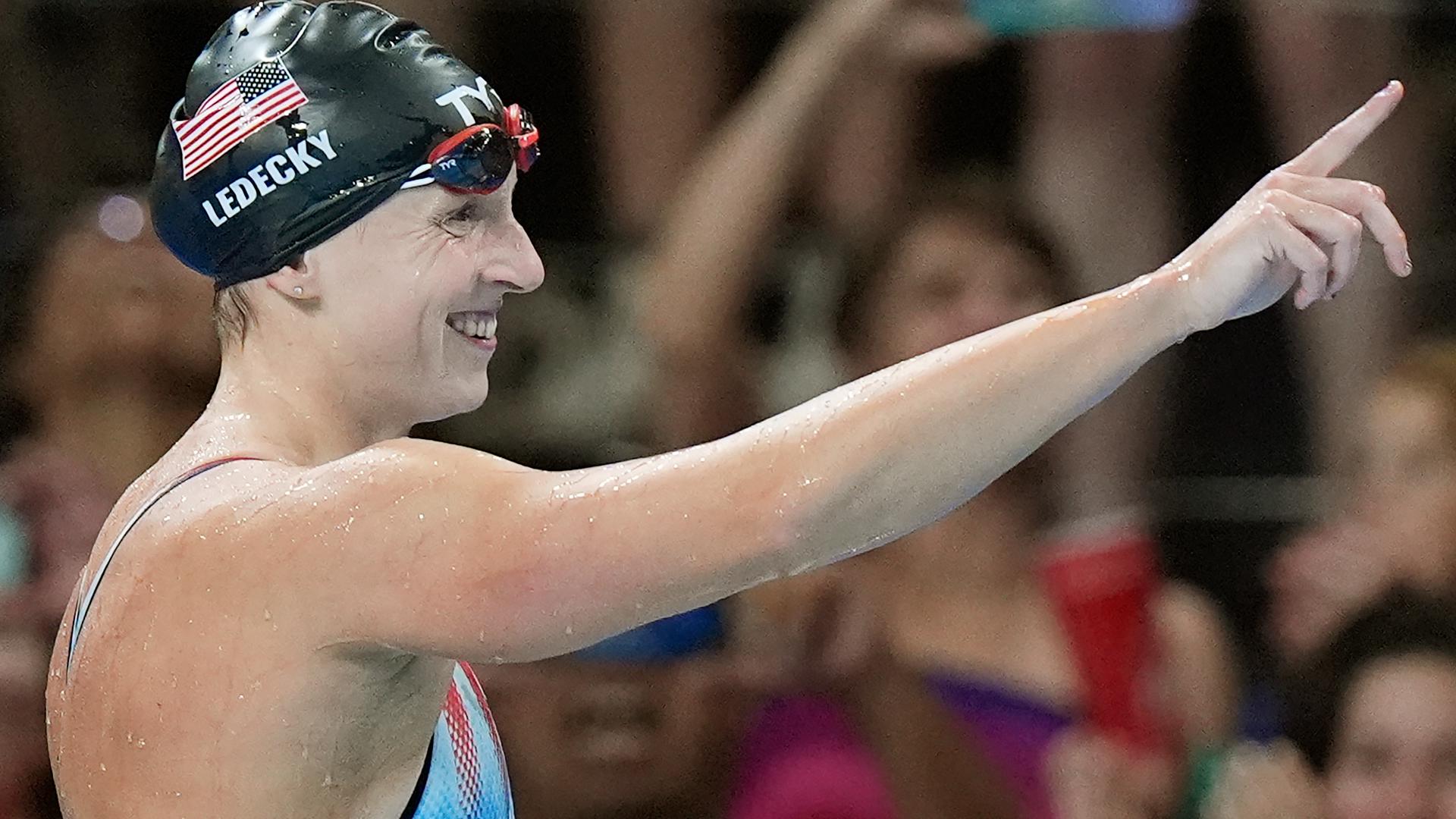 Katie Ledecky gets another historic win in 800m freestyle final