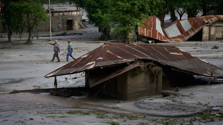 Hundreds dead, more than 1,300 missing in Nepal and Tibet after catastrophic floods caused by glacier collapse
