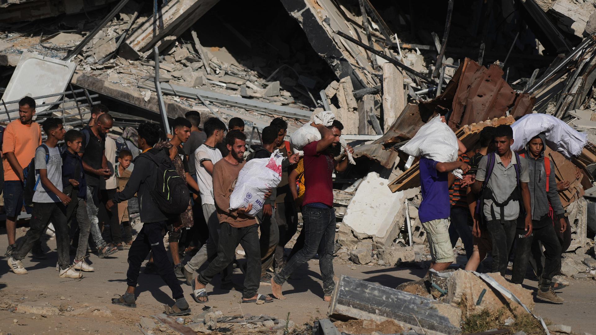 Israeli strikes in Gaza kill dozens as ceasefire talks inch closer ...