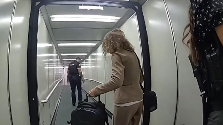 Florida mother arrested at airport after allegedly leaving 4 kids home alone while she went to Las Vegas for work