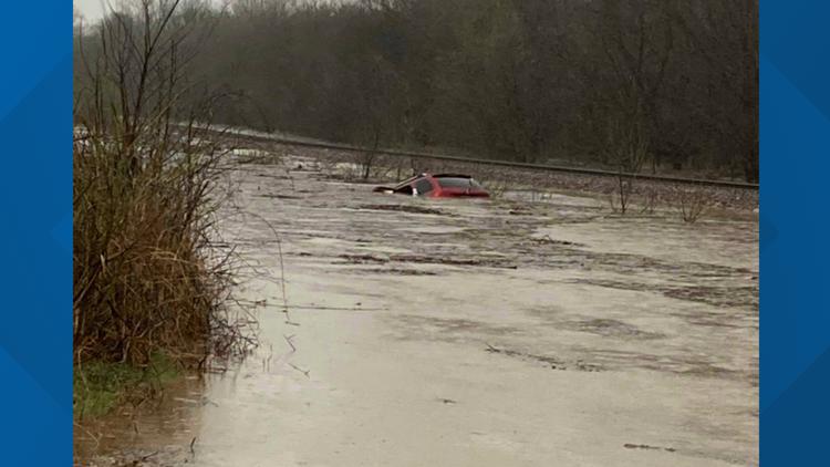 Missouri man makes harrowing rescue in flash flood