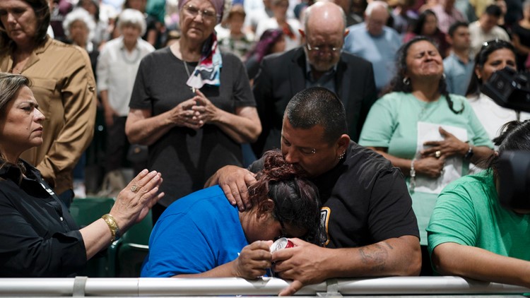 Onlookers urged police to charge into Texas school