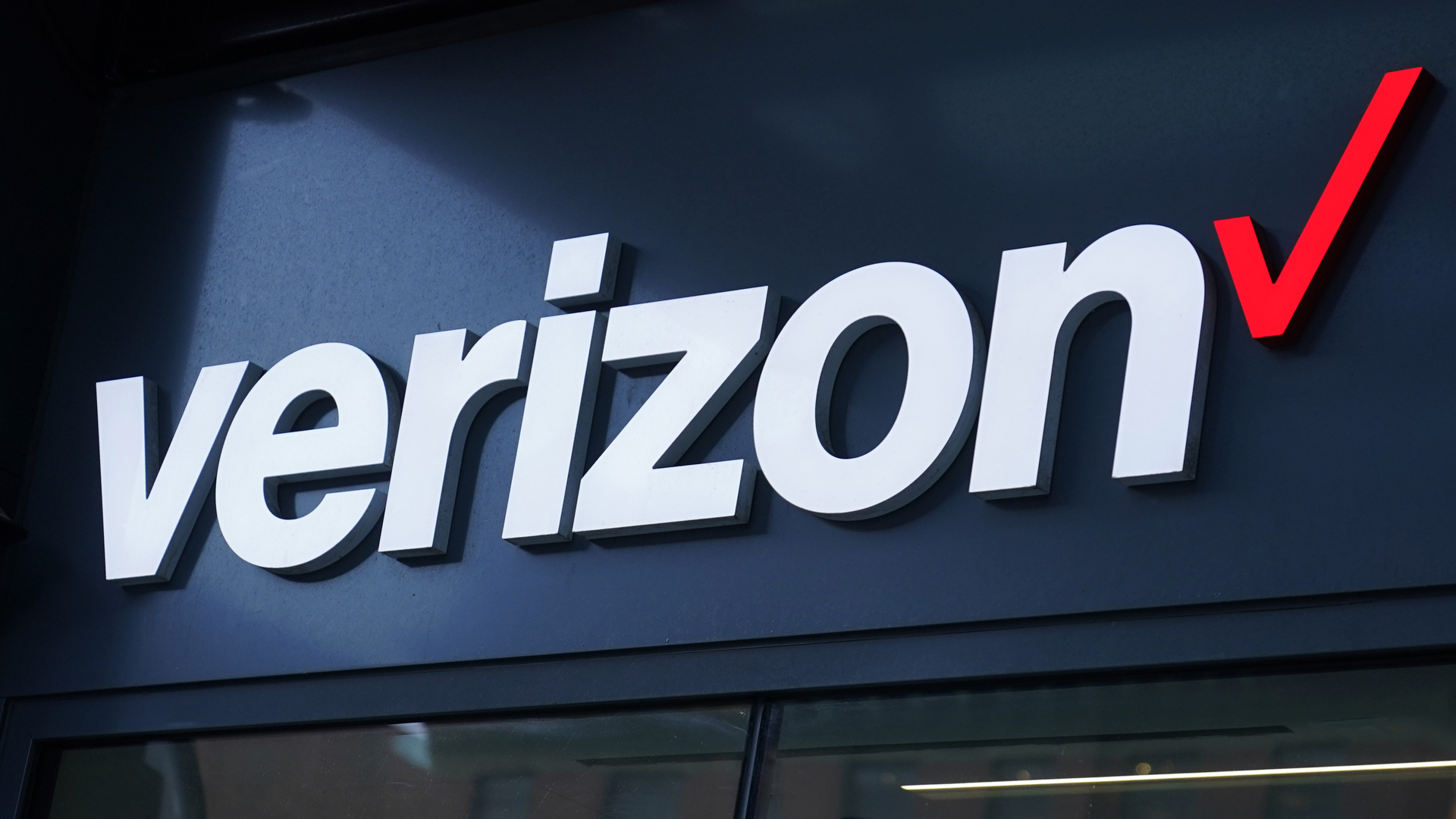 More than 100,000 Verizon users reported issues with their cell service on Monday, according to an online outage tracker.