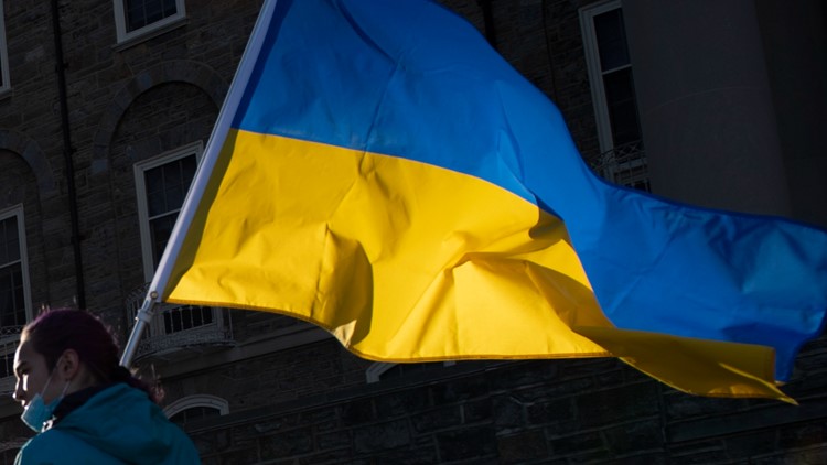 Ukraine Airbnbs being booked to get money to residents quickly