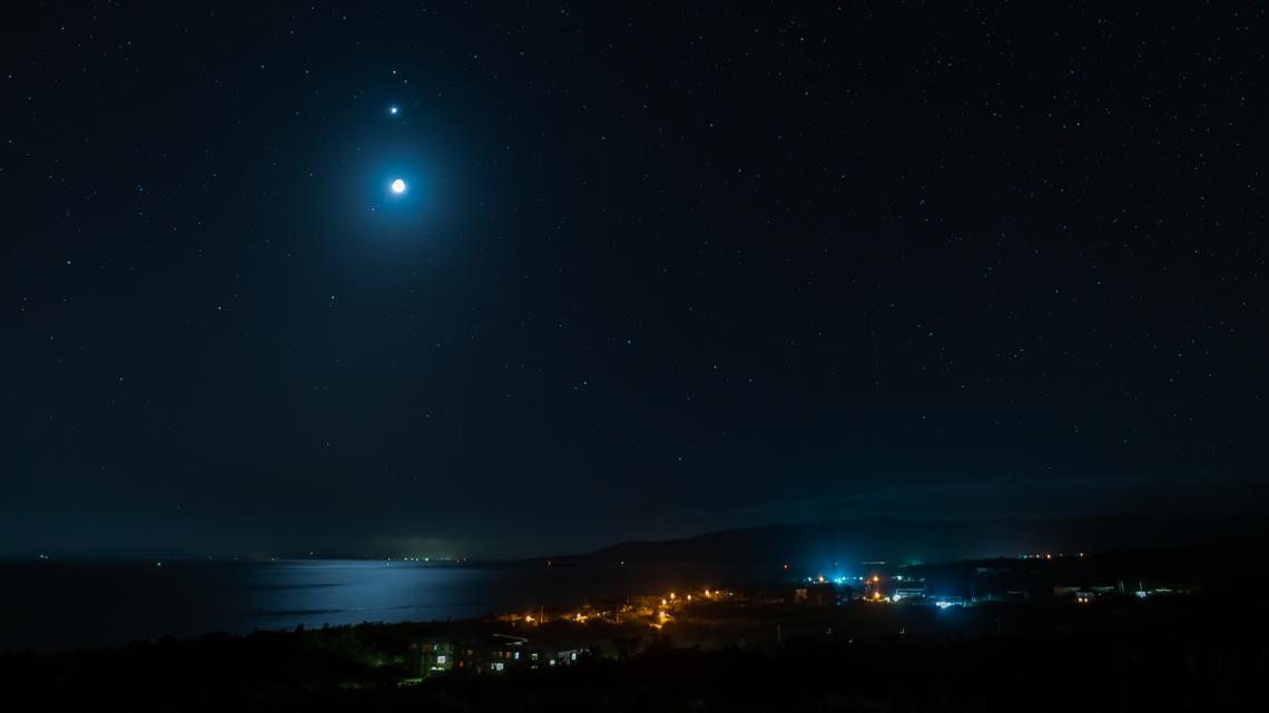 Two of the brightest planets in the night sky are about to nearly