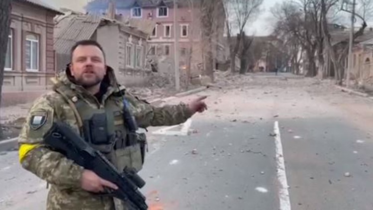 Mariupol police officer pleads for air defense help from Biden, Macron Mariupol police officer pleads for air defense help from Biden, Macron